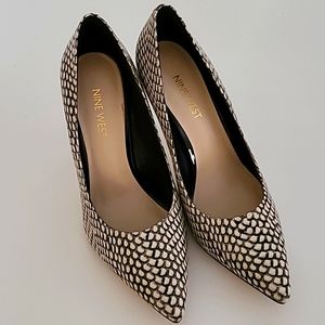 Nine West Black & Ivory New Jackpot Leather Heels EUC